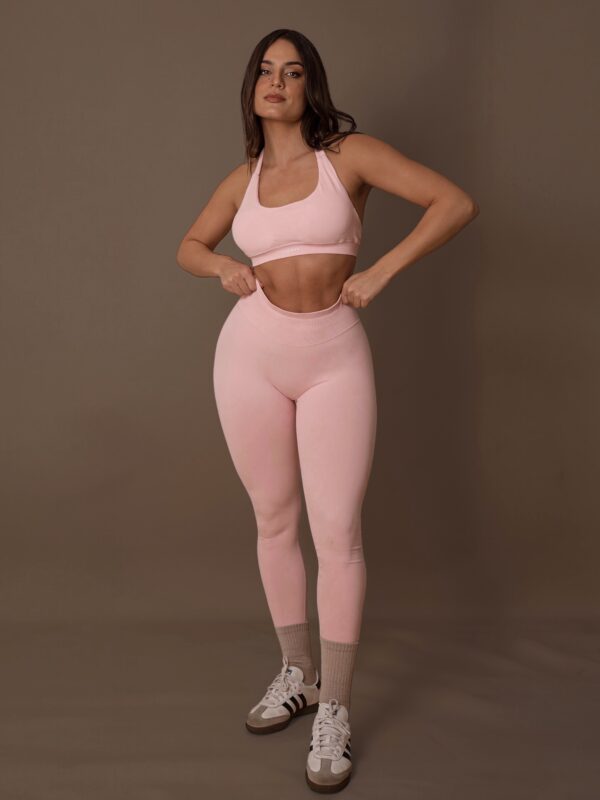 SOFT PINK